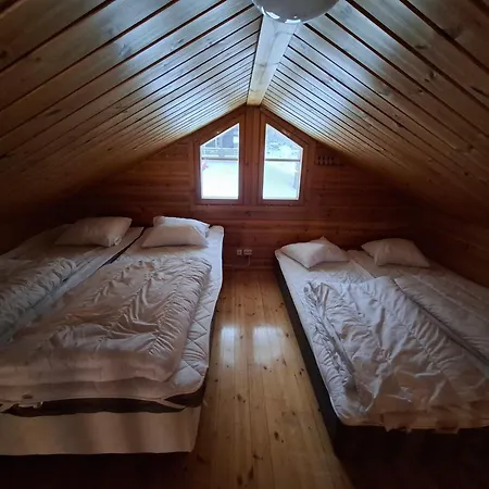 Smaller Aeijaenhonka